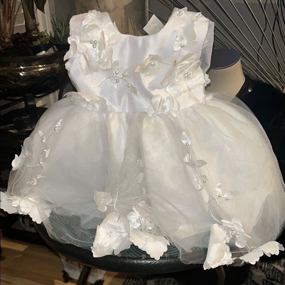 Elegant White Floral Dress